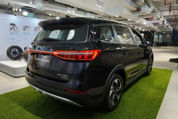 BYD M6 DM-i