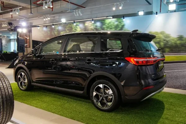 BYD M6 DM-i